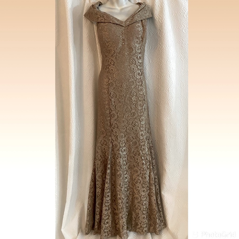 Women’s formal gown, gold, size 14W